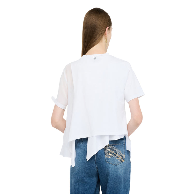 T-shirt Donna dal taglio asimmetrico Bianco modella retro