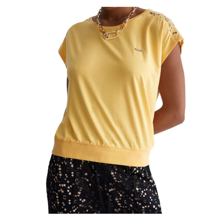 T-shirt femme détails dentelle