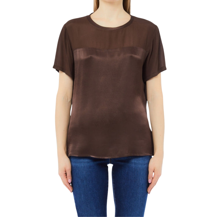 Blusa Donna in raso a maniche corte marrone modella frontale