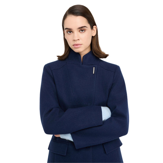 Cappotto Donna Cappotto in panno double Blu modella frontale raavvicinats