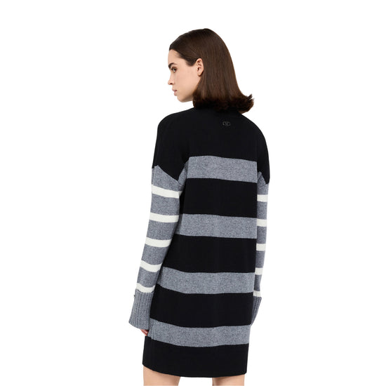 Abito corto Donna in lana a righe modella retro