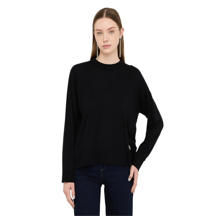 Maglia Donna con patch logata Nero modella frontale