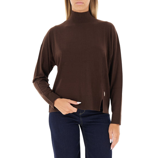 Lupetto Donna con patch al fondo Marrone modella frontale