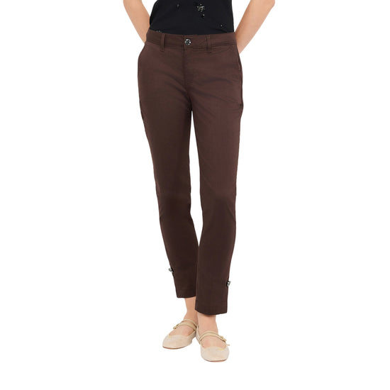 Pantaloni Chino da Donna Slim fit Marrone modella frontale