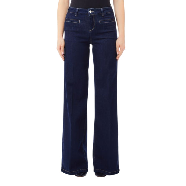 Jeans Donna con inserto elastico sul retro modella frontale