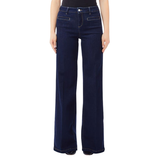 Jeans Donna con inserto elastico sul retro modella frontale